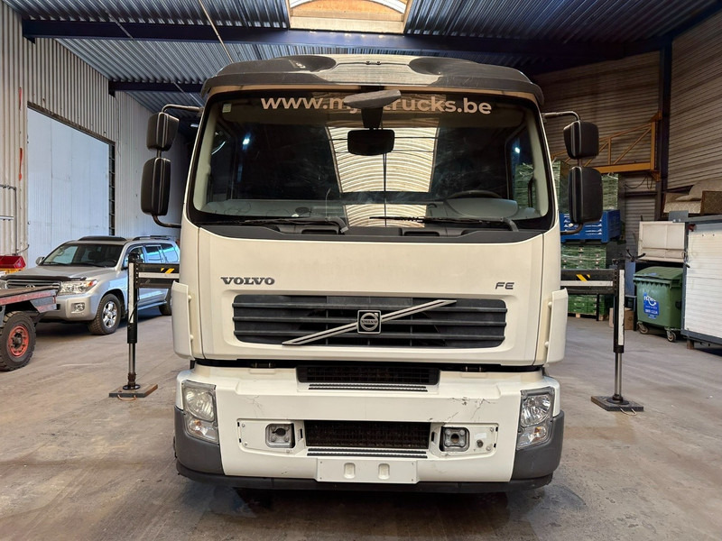 Volvo FE 300 6x2 + crane (20m!) PALFINGER PK18002 E 6x - LIFT / STEERING AXLE - MANUAL - EURO 5 - Грузовик бортовой/ Платформа, Автоманипулятор: фото 3 Volvo FE 300 6x2 + crane (20m!) PALFINGER PK18002 E 6x - LIFT / STEERING AXLE - MANUAL - EURO 5 - Грузовик бортовой/ Платформа, Автоманипулятор: фото 3