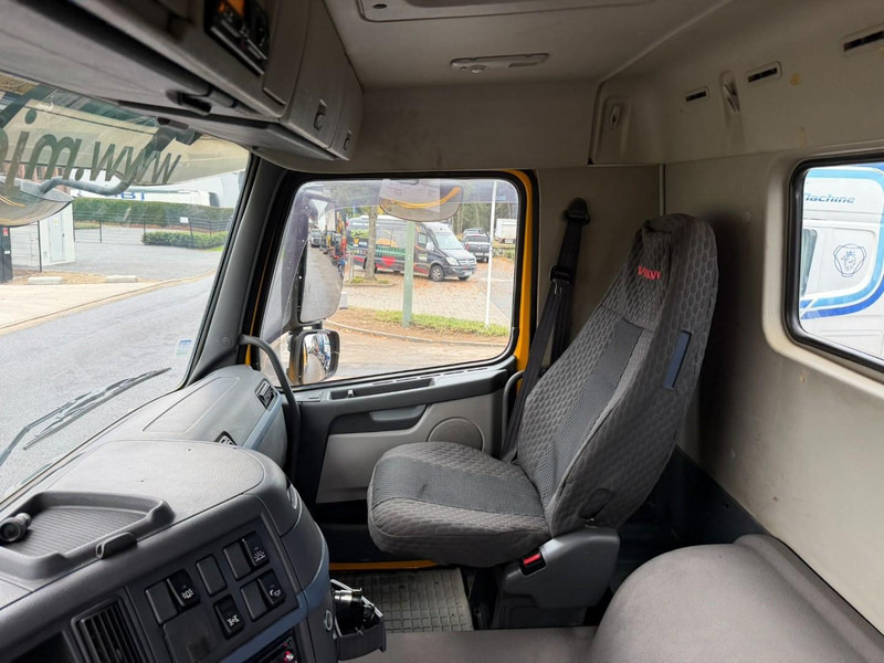 Самосвал Volvo FH 400 8X4 TIPPER (insulated/isolé) - MANUAL 3+3 - STEEL SPRING / BLATT - EURO 5 - TUV 01/2026 - AXLES HUB REDUCTION - BE TRUCK: фото 12