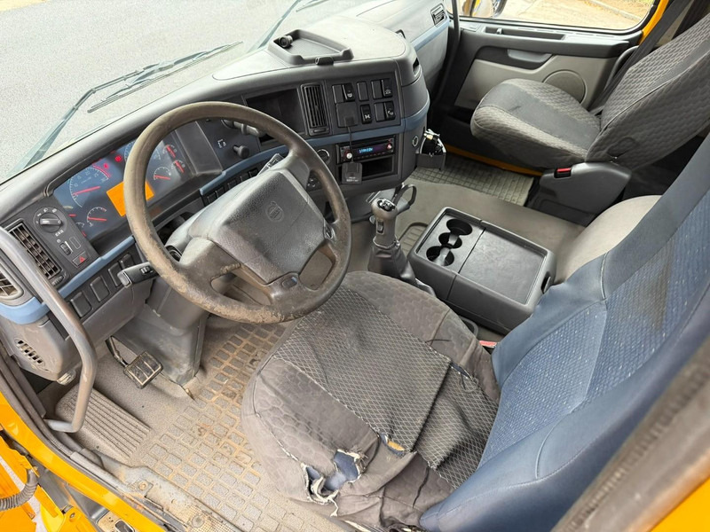 Самосвал Volvo FH 400 8X4 TIPPER (insulated/isolé) - MANUAL 3+3 - STEEL SPRING / BLATT - EURO 5 - TUV 01/2026 - AXLES HUB REDUCTION - BE TRUCK: фото 11