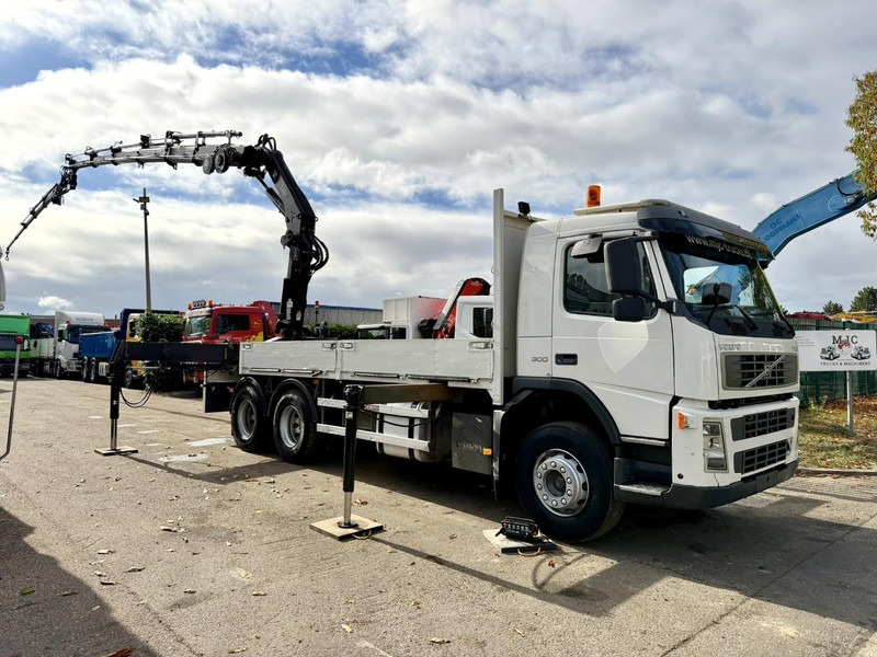 Volvo FM 300 6x4 + (25.8m!) PRITSCHE + KRAN HIAB 245 E-5 + JIB 65 X-3 + 2 ME - *228.000km* - MANUAL - A/C - EURO 3 - BELGIAN TRUCK - Грузовик бортовой/ Платформа, Автоманипулятор: фото 2 Volvo FM 300 6x4 + (25.8m!) PRITSCHE + KRAN HIAB 245 E-5 + JIB 65 X-3 + 2 ME - *228.000km* - MANUAL - A/C - EURO 3 - BELGIAN TRUCK - Грузовик бортовой/ Платформа, Автоманипулятор: фото 2