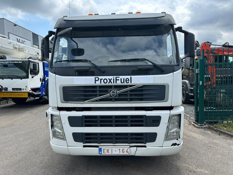 Volvo FM 450 6x2 19.000L - 5 COMP. FUEL TANKER / CITERNE - LIFT + STEERING AXLE - EURO 5 - - Грузовик-цистерна: фото 2 Volvo FM 450 6x2 19.000L - 5 COMP. FUEL TANKER / CITERNE - LIFT + STEERING AXLE - EURO 5 - - Грузовик-цистерна: фото 2