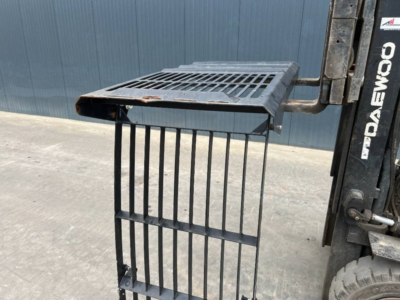 Cat M313D / M315D / M316D / M318D / M322D / M325D - Кабина и интерьер для Строительной техники: фото 2 Cat M313D / M315D / M316D / M318D / M322D / M325D - Кабина и интерьер для Строительной техники: фото 2