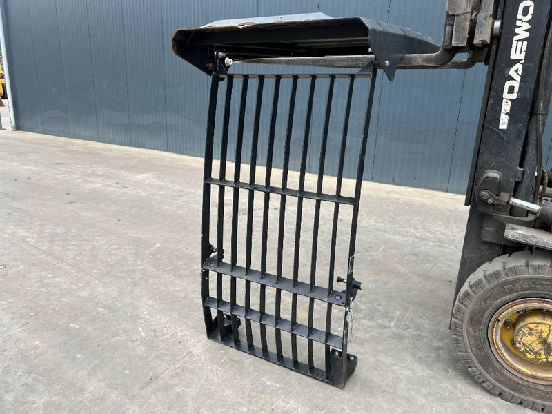 Cat M313D / M315D / M316D / M318D / M322D / M325D - Кабина и интерьер для Строительной техники: фото 1 Cat M313D / M315D / M316D / M318D / M322D / M325D - Кабина и интерьер для Строительной техники: фото 1
