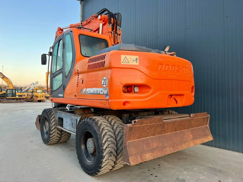 Doosan DX170W - Колёсный экскаватор: фото 5 Doosan DX170W - Колёсный экскаватор: фото 5