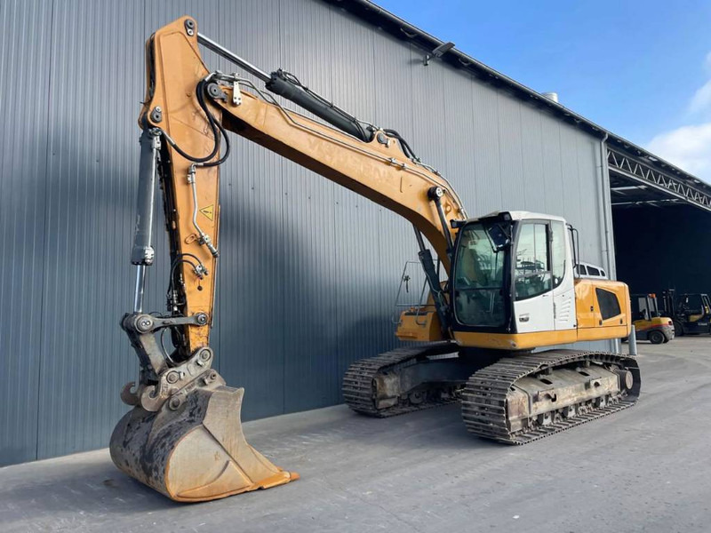 Liebherr R922 SLC - Гусеничный экскаватор: фото 1 Liebherr R922 SLC - Гусеничный экскаватор: фото 1