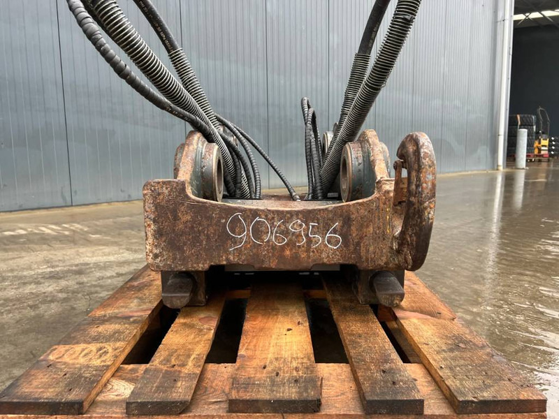 OilQuick OQ70/55 - 323D - Сцепное устройство для Строительной техники: фото 2 OilQuick OQ70/55 - 323D - Сцепное устройство для Строительной техники: фото 2