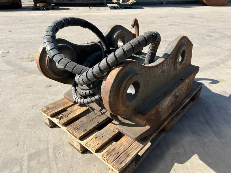 OilQuick OQ90 / 349E - 352F - Сцепное устройство для Строительной техники: фото 5 OilQuick OQ90 / 349E - 352F - Сцепное устройство для Строительной техники: фото 5