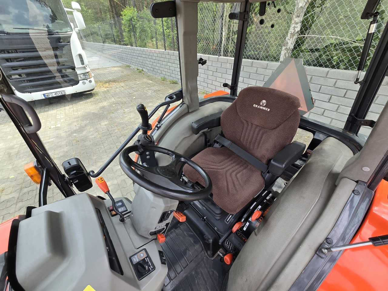 KUBOTA 4240 - Трактор: фото 2 KUBOTA 4240 - Трактор: фото 2