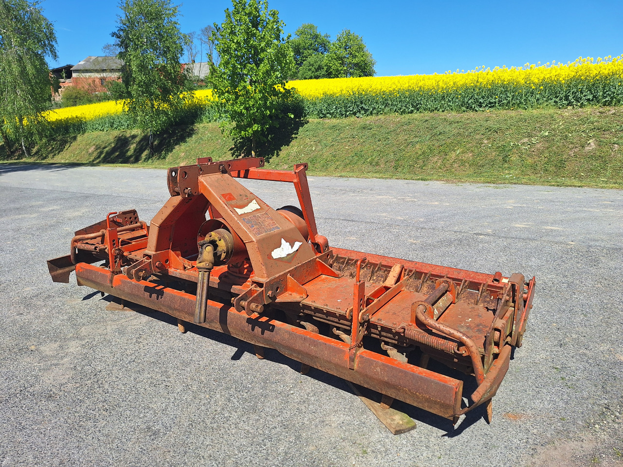 KUHN HR3001D - Борона: фото 2 KUHN HR3001D - Борона: фото 2