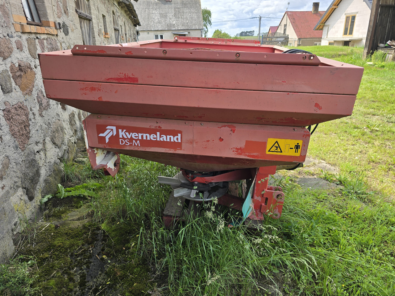 KVERNELAND DS-M 1500 L / 24 m - Разбрасыватель удобрений: фото 4 KVERNELAND DS-M 1500 L / 24 m - Разбрасыватель удобрений: фото 4