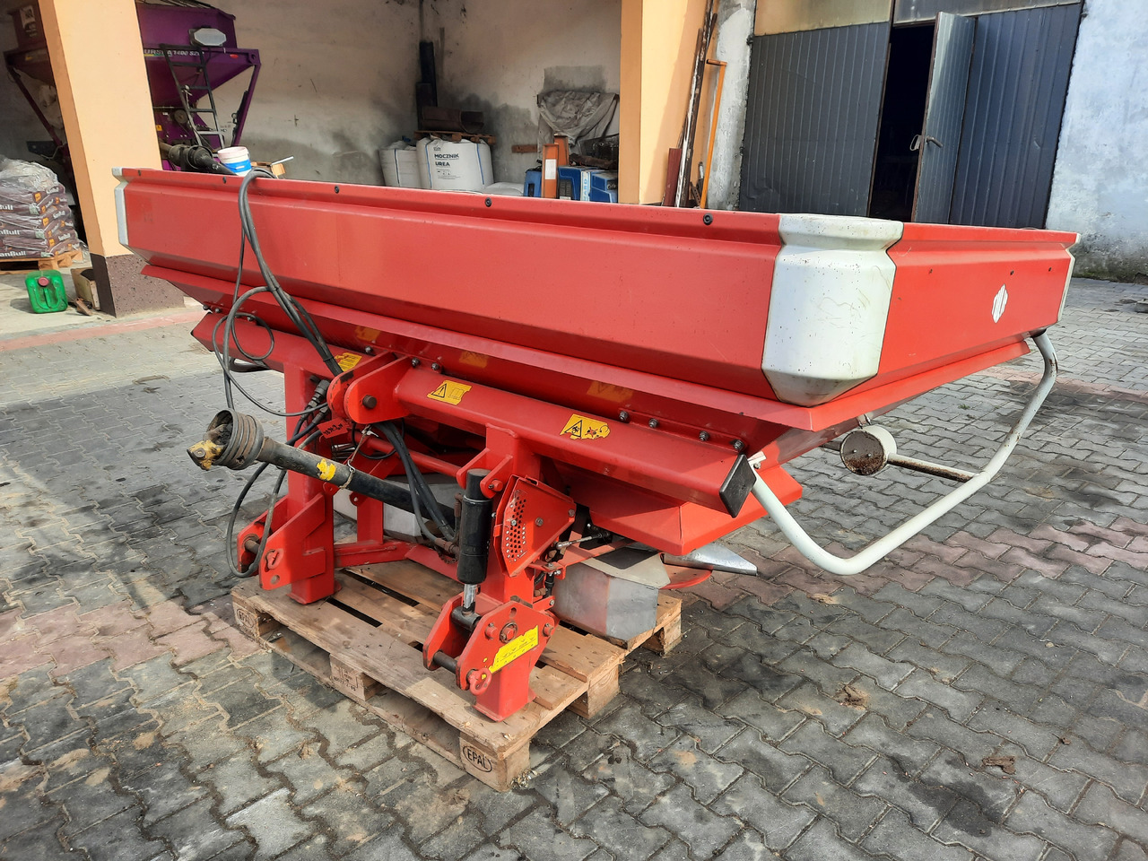 LELY CENTERLINER SX 2000 L - Разбрасыватель удобрений: фото 1 LELY CENTERLINER SX 2000 L - Разбрасыватель удобрений: фото 1