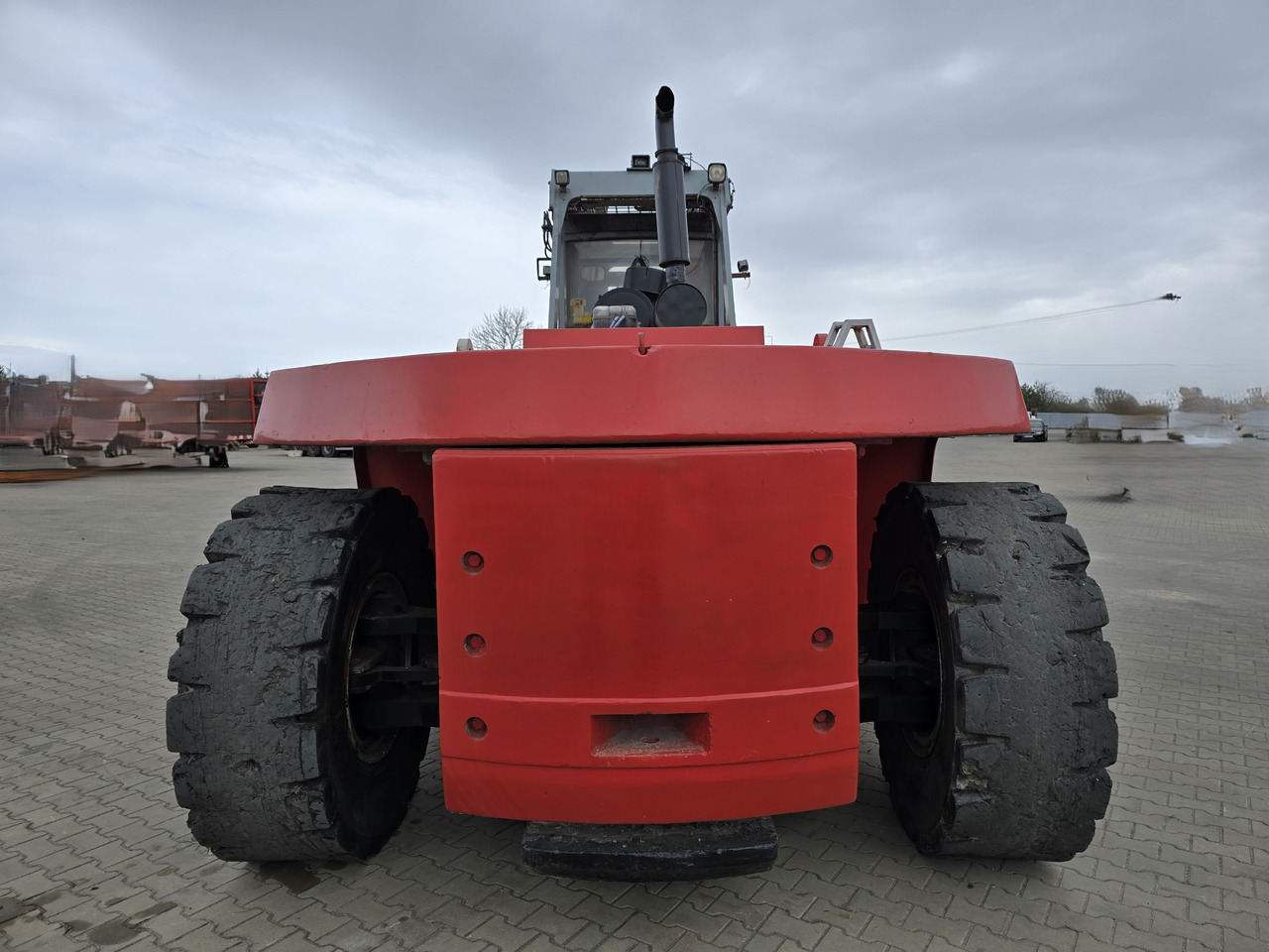 Kalmar KALMAR DCD420-12 - Грузовик-контейнеровоз/ Сменный кузов: фото 4 Kalmar KALMAR DCD420-12 - Грузовик-контейнеровоз/ Сменный кузов: фото 4