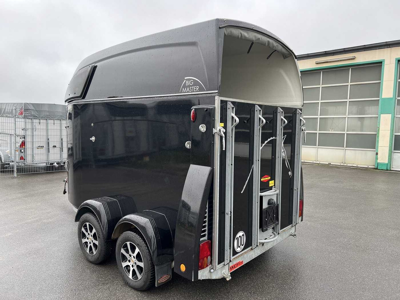 BOECKMANN Big Master WCF anthrazit Pferdeanhänger - Прицеп-коневоз: фото 5 BOECKMANN Big Master WCF anthrazit Pferdeanhänger - Прицеп-коневоз: фото 5