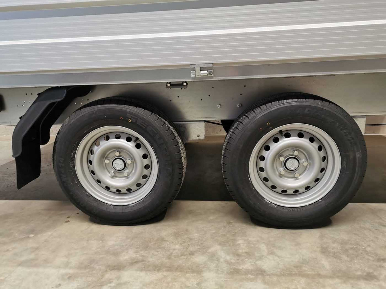 BOECKMANN HL-AL 3718/35 Eco XXL Hochlader - Прицеп для легкового автомобиля: фото 2 BOECKMANN HL-AL 3718/35 Eco XXL Hochlader - Прицеп для легкового автомобиля: фото 2