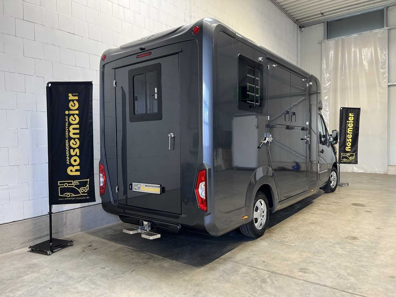 Новый Коневоз, Лёгкий коммерческий автомобиль RENAULT Master Haras STX 5-Sitzer LKW: фото 6