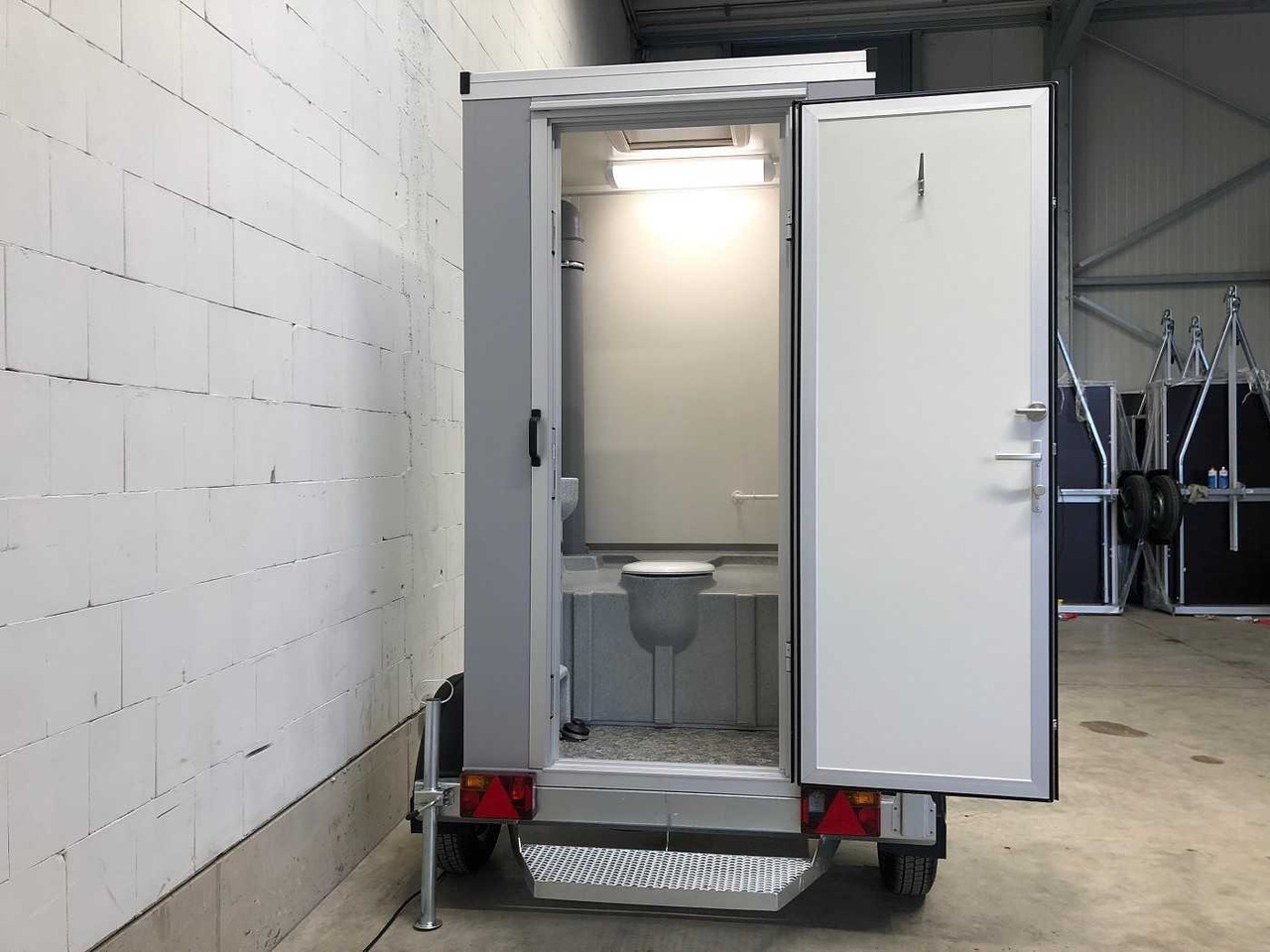 ROSEMEIER VE Baustellentoilette Comfort TU Toilettenanhänger - Жилой контейнер, Прицеп: фото 1 ROSEMEIER VE Baustellentoilette Comfort TU Toilettenanhänger - Жилой контейнер, Прицеп: фото 1
