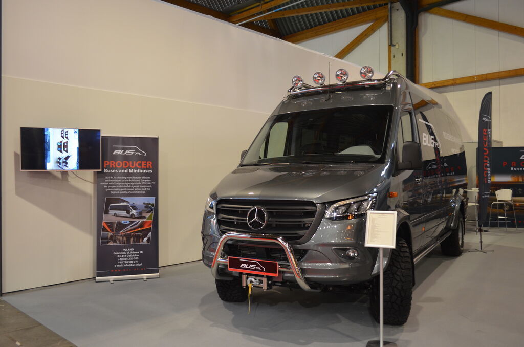 MERCEDES-BENZ Sprinter 519 4x4 high and low drive - Микроавтобус, Пассажирский фургон: фото 3 MERCEDES-BENZ Sprinter 519 4x4 high and low drive - Микроавтобус, Пассажирский фургон: фото 3