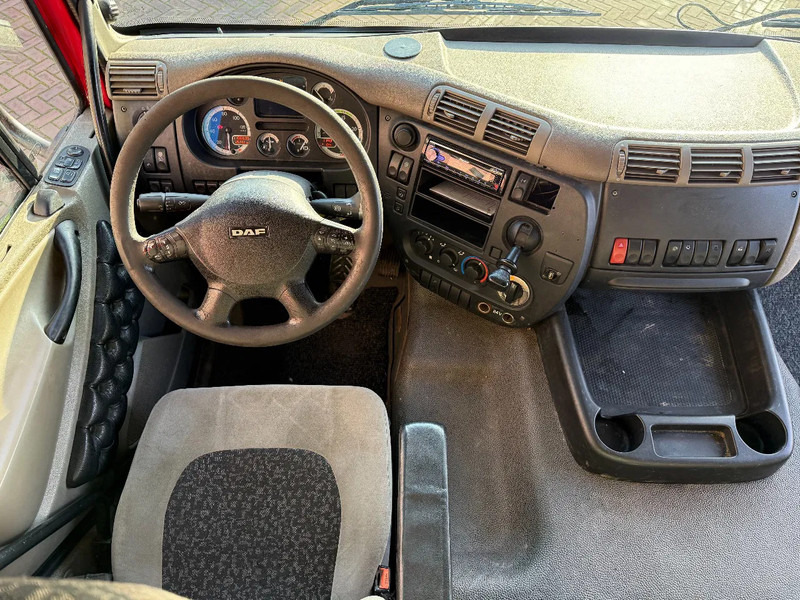 DAF CF 75 CF75-250 4X2 SPACECAB/RENOVA/STEEL/AIR/AIRCO/HOLLAND TRUCK - Грузовик-контейнеровоз/ Сменный кузов: фото 3 DAF CF 75 CF75-250 4X2 SPACECAB/RENOVA/STEEL/AIR/AIRCO/HOLLAND TRUCK - Грузовик-контейнеровоз/ Сменный кузов: фото 3