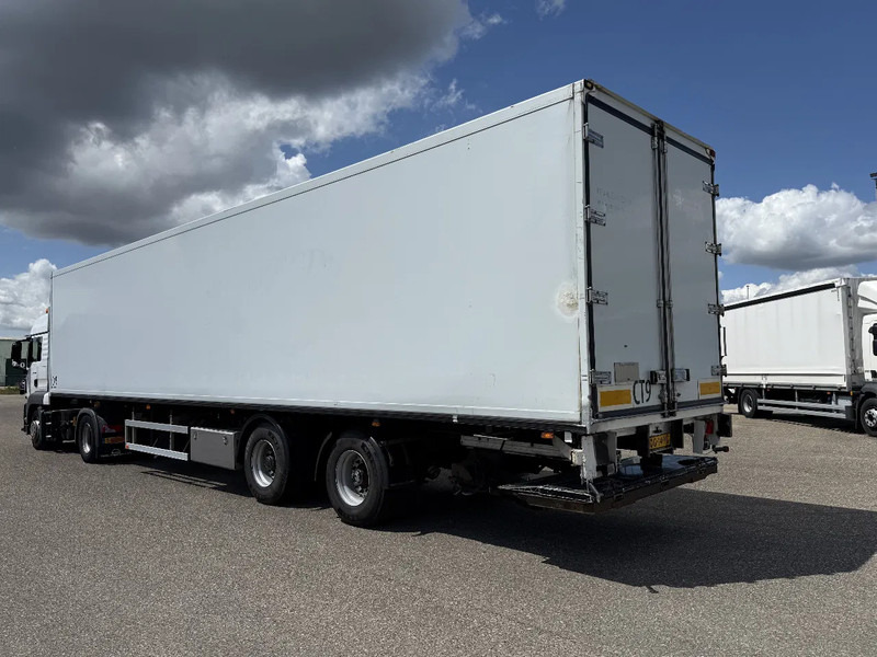 Fruehauf 2-Achse Isokoffer mit Lenkachse und LBW Reifen 90% - Полуприцеп-фургон: фото 1 Fruehauf 2-Achse Isokoffer mit Lenkachse und LBW Reifen 90% - Полуприцеп-фургон: фото 1