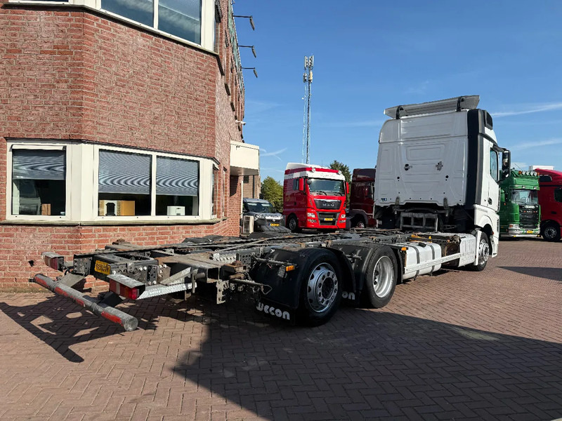 Mercedes-Benz Actros Actros 2542LL 6X2 BDF / ACC / AHK/ TUV 8-2026 / NL TRUCK - Грузовик-контейнеровоз/ Сменный кузов: фото 4 Mercedes-Benz Actros Actros 2542LL 6X2 BDF / ACC / AHK/ TUV 8-2026 / NL TRUCK - Грузовик-контейнеровоз/ Сменный кузов: фото 4