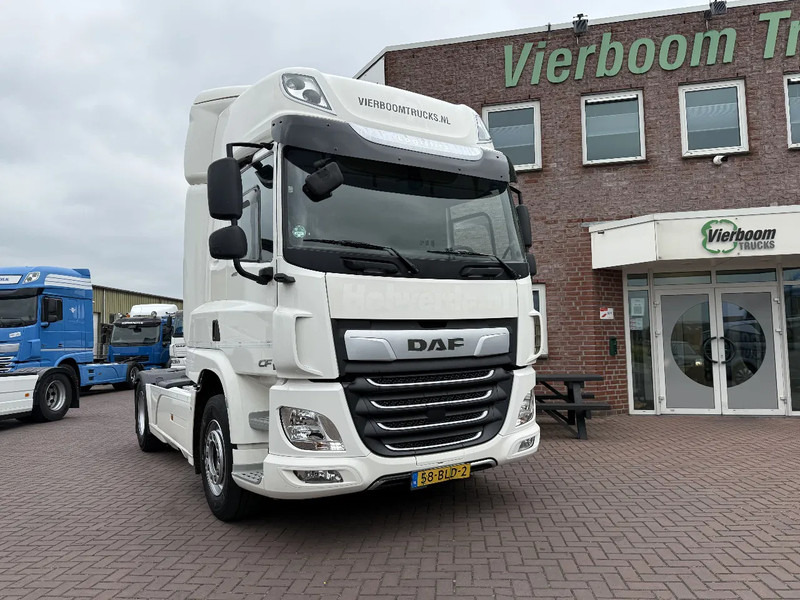 DAF CF 410 4X2 SPACECAB EURO6 DISTRIBUTIETREKKER MILIEUZONE DAF ONDERHOUD HOLLAND TRUCK!!! - Тягач: фото 1 DAF CF 410 4X2 SPACECAB EURO6 DISTRIBUTIETREKKER MILIEUZONE DAF ONDERHOUD HOLLAND TRUCK!!! - Тягач: фото 1