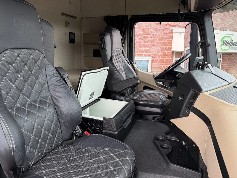 Mercedes-Benz Actros Actros 1943LS Hydrauliek / 478.040KM / Leer / Dealer onderhouden / Top staat - Тягач: фото 3 Mercedes-Benz Actros Actros 1943LS Hydrauliek / 478.040KM / Leer / Dealer onderhouden / Top staat - Тягач: фото 3