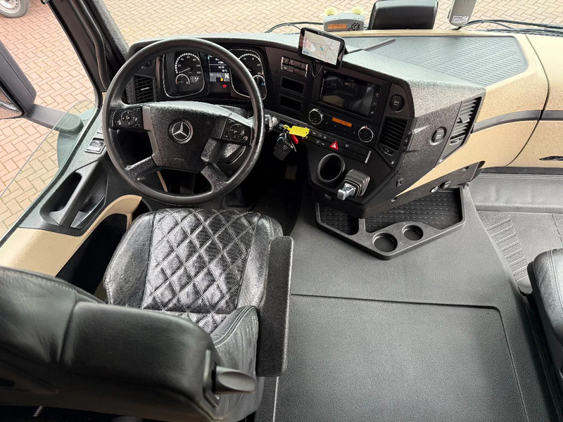 Mercedes-Benz Actros Actros 1943LS Hydrauliek / 478.040KM / Leer / Dealer onderhouden / Top staat - Тягач: фото 4 Mercedes-Benz Actros Actros 1943LS Hydrauliek / 478.040KM / Leer / Dealer onderhouden / Top staat - Тягач: фото 4