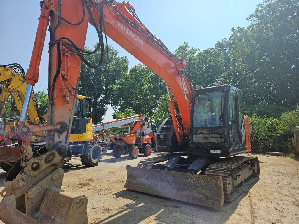 HITACHI ZX 135 US - Гусеничный экскаватор: фото 3 HITACHI ZX 135 US - Гусеничный экскаватор: фото 3