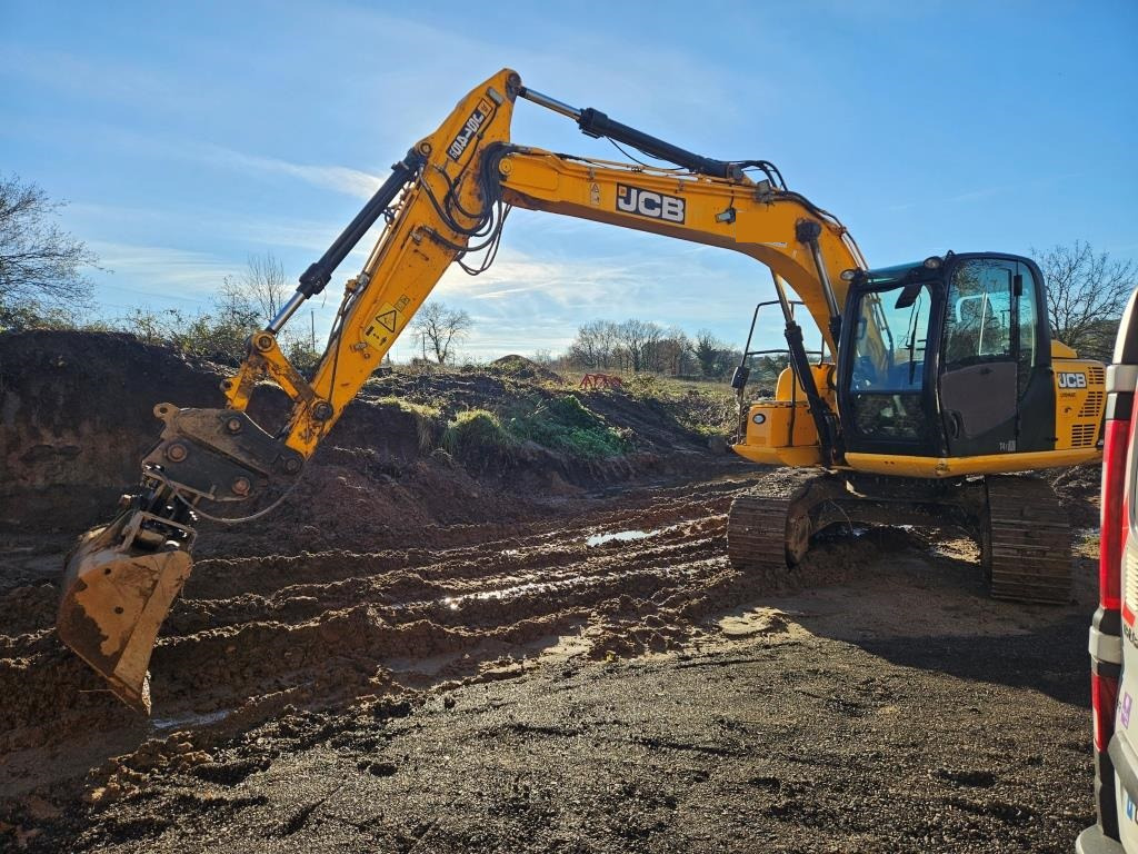 JCB JS 145 LC - Гусеничный экскаватор: фото 1 JCB JS 145 LC - Гусеничный экскаватор: фото 1