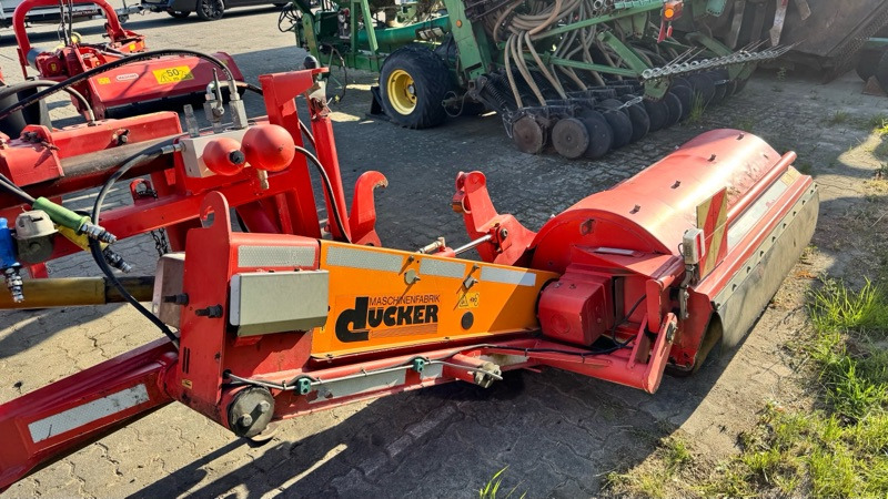 Dücker USM 15 VR4 - Косилка-измельчитель: фото 1 Dücker USM 15 VR4 - Косилка-измельчитель: фото 1