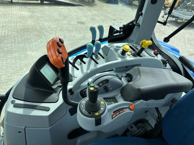 New Holland T7.190 PC - Трактор: фото 5 New Holland T7.190 PC - Трактор: фото 5