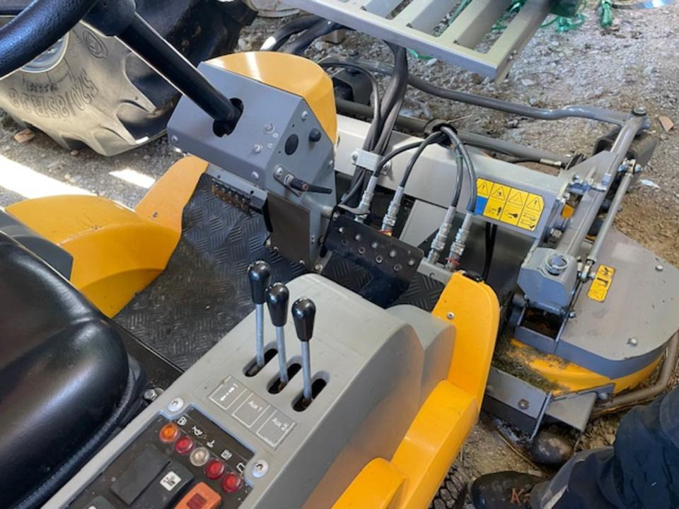 Stiga Titan 26H Diesel-Aufsitzrasenmäher mit Frontmähwerk - Газонокосилка: фото 4 Stiga Titan 26H Diesel-Aufsitzrasenmäher mit Frontmähwerk - Газонокосилка: фото 4