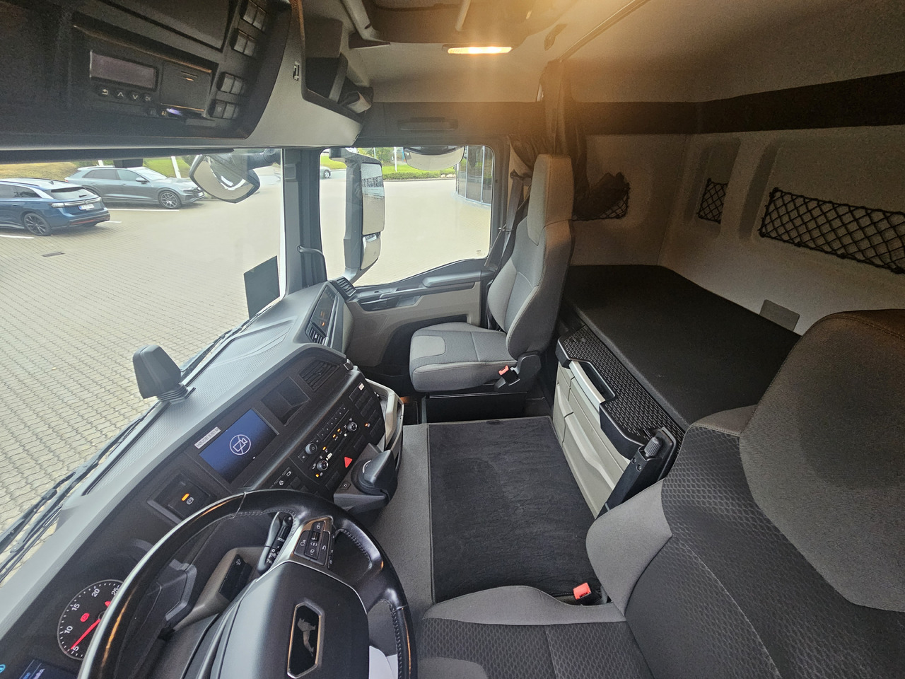 MAN TGL 12.250 - Тентованный грузовик: фото 4 MAN TGL 12.250 - Тентованный грузовик: фото 4