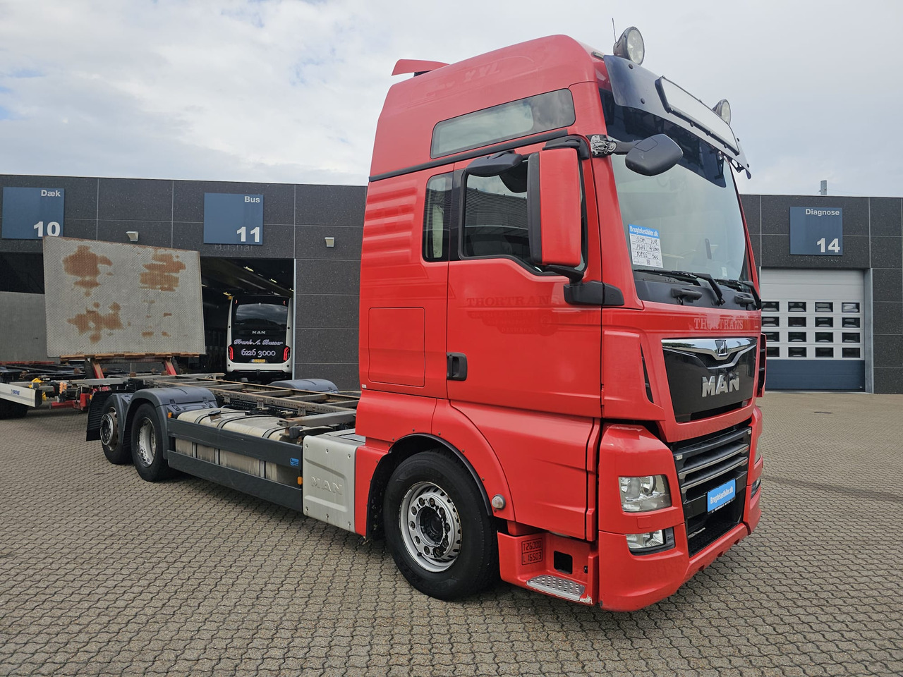 MAN TGX 26.500 with trailer - Грузовик-контейнеровоз/ Сменный кузов: фото 2 MAN TGX 26.500 with trailer - Грузовик-контейнеровоз/ Сменный кузов: фото 2