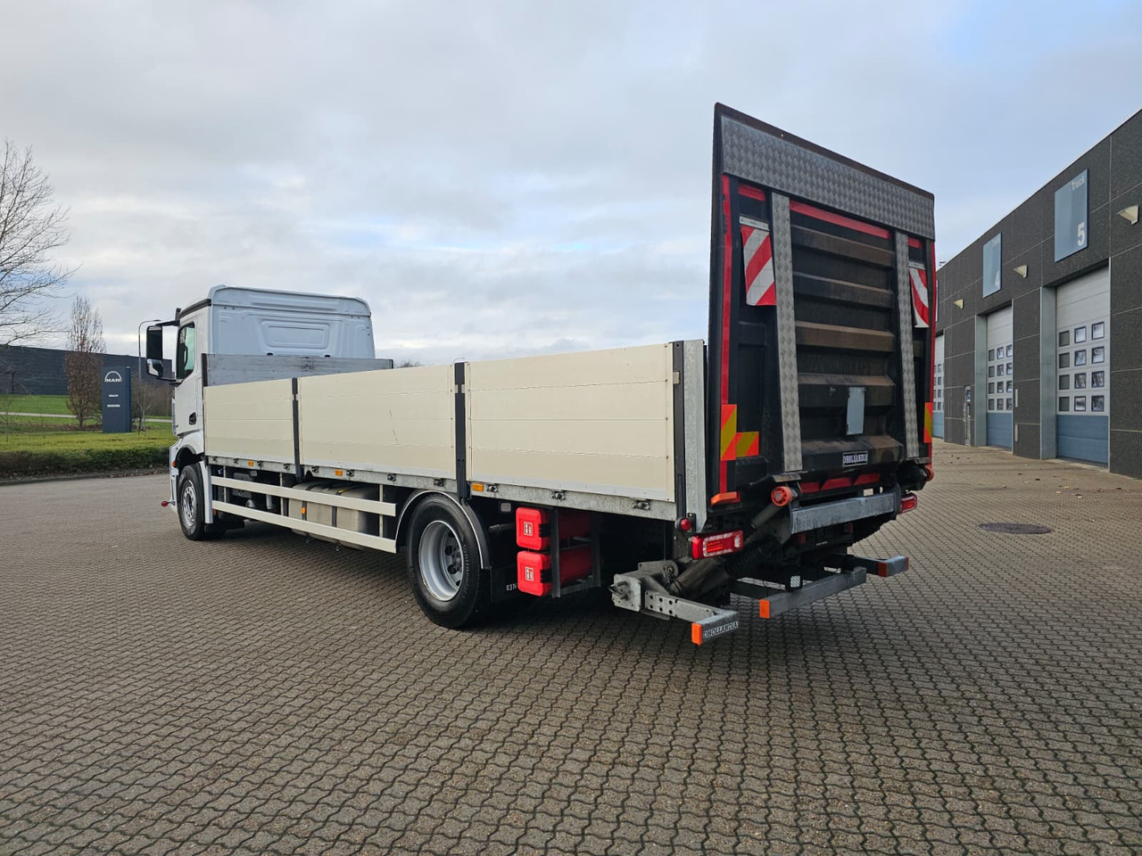 Mercedes Actros 1845 - Грузовик бортовой/ Платформа: фото 4 Mercedes Actros 1845 - Грузовик бортовой/ Платформа: фото 4