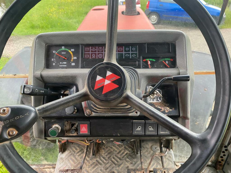 Massey Ferguson 3125 - Трактор: фото 3 Massey Ferguson 3125 - Трактор: фото 3