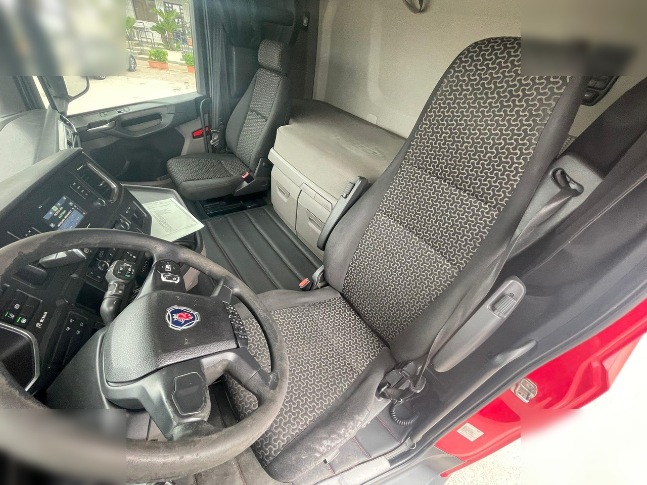 SCANIA R450 - Тентованный грузовик: фото 5 SCANIA R450 - Тентованный грузовик: фото 5