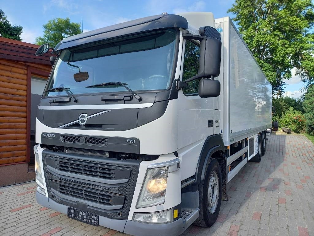 Volvo FM 330, 6x2, CARRIER SUPRA 950 U - Рефрижератор: фото 2 Volvo FM 330, 6x2, CARRIER SUPRA 950 U - Рефрижератор: фото 2