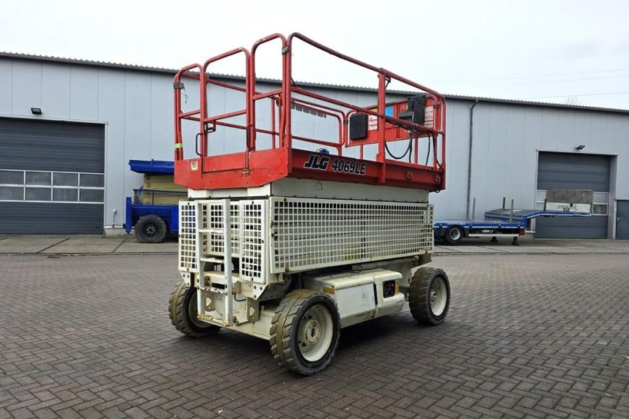 JLG 4069LE Electric, 14.2m Working Height, 360kg Capac - Ножничный подъемник: фото 2 JLG 4069LE Electric, 14.2m Working Height, 360kg Capac - Ножничный подъемник: фото 2