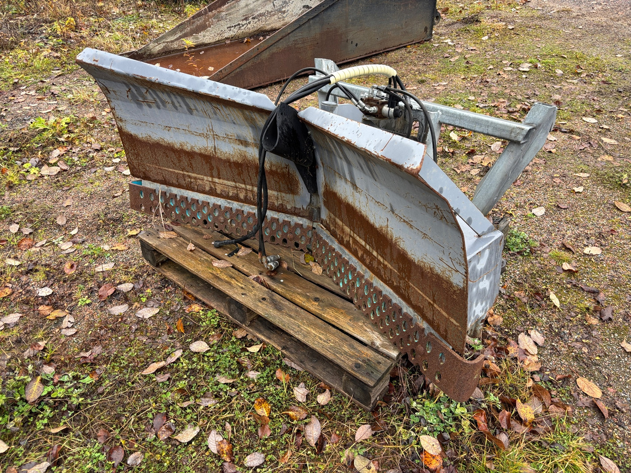 AB Siringe T1700 - Отвал для снега: фото 1 AB Siringe T1700 - Отвал для снега: фото 1