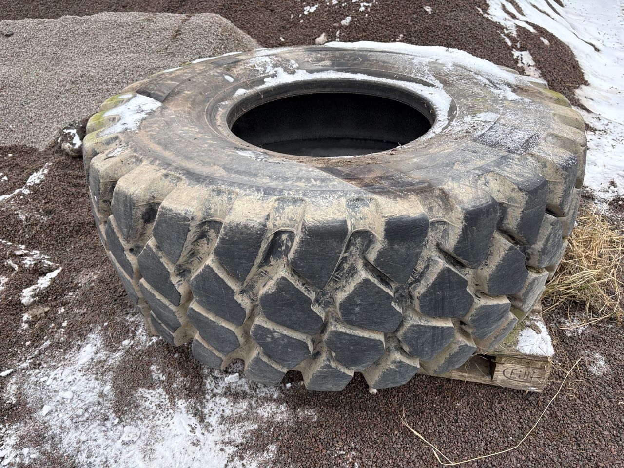 Bridgestone 20,5 R25 - Шина для Строительной техники: фото 1 Bridgestone 20,5 R25 - Шина для Строительной техники: фото 1