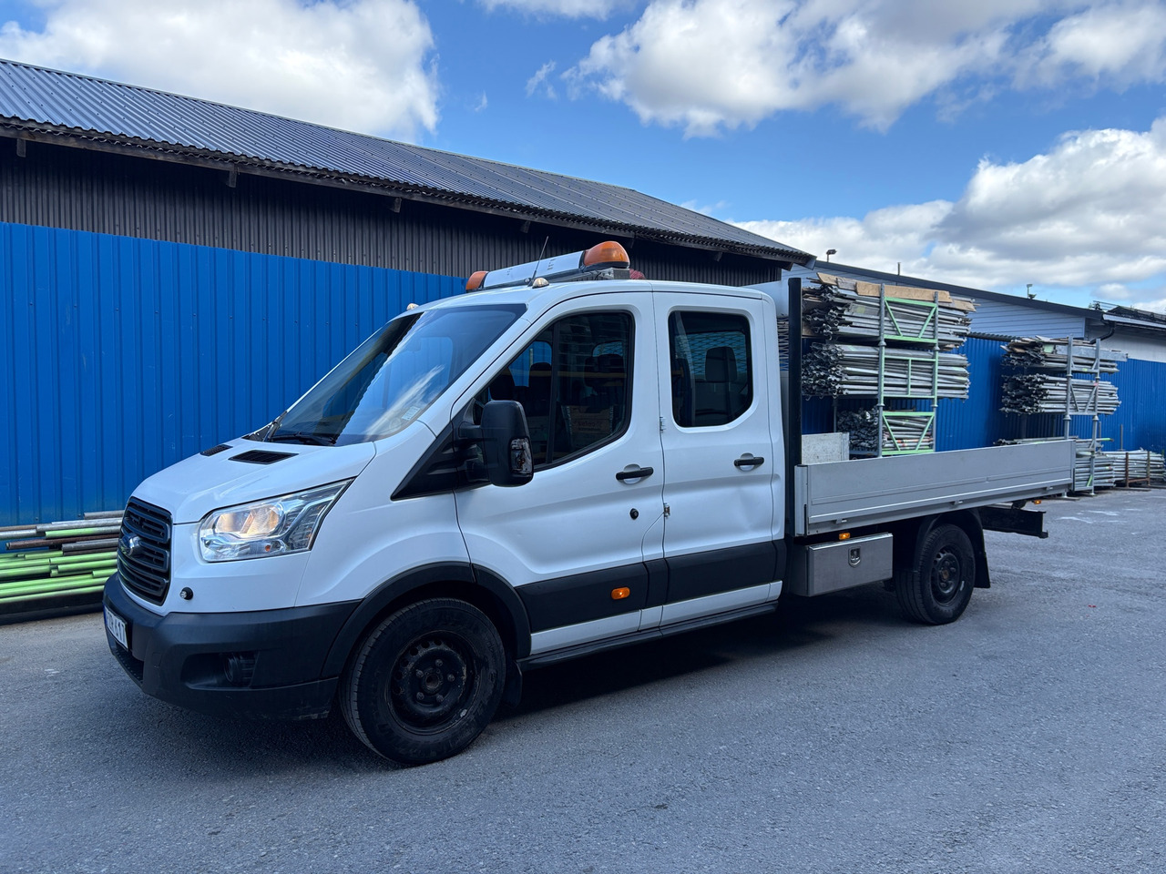 Ford Transit 350 - Автоманипулятор: фото 1 Ford Transit 350 - Автоманипулятор: фото 1