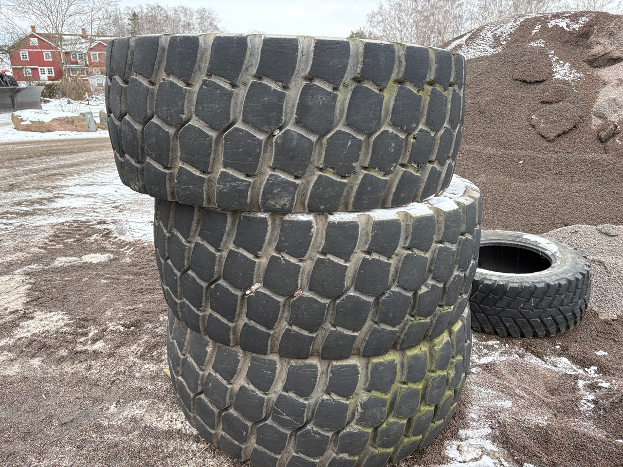 Hilo 23.5 R25 - Шина для Строительной техники: фото 1 Hilo 23.5 R25 - Шина для Строительной техники: фото 1