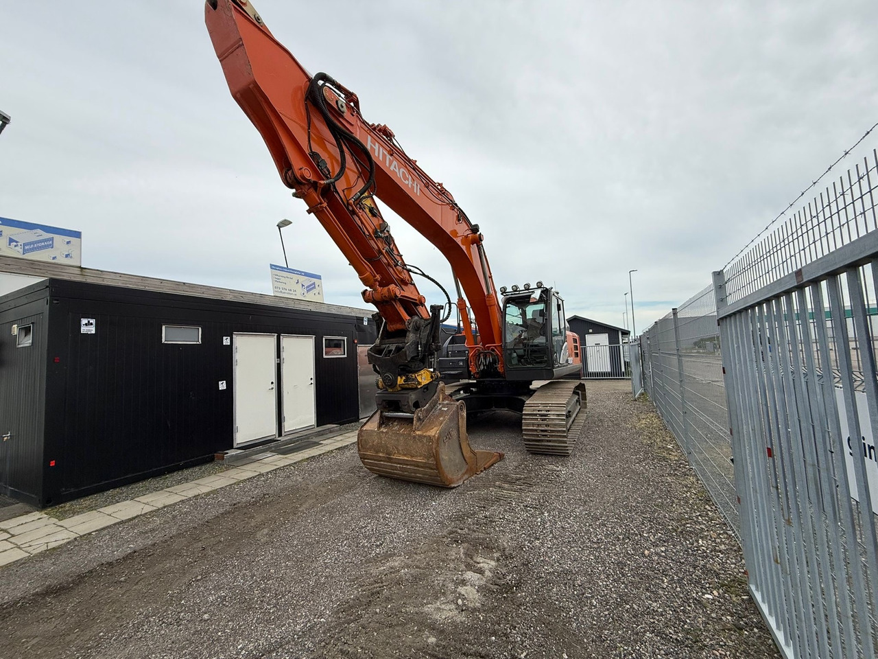 Hitachi ZX300LC-6 - Экскаватор: фото 1 Hitachi ZX300LC-6 - Экскаватор: фото 1