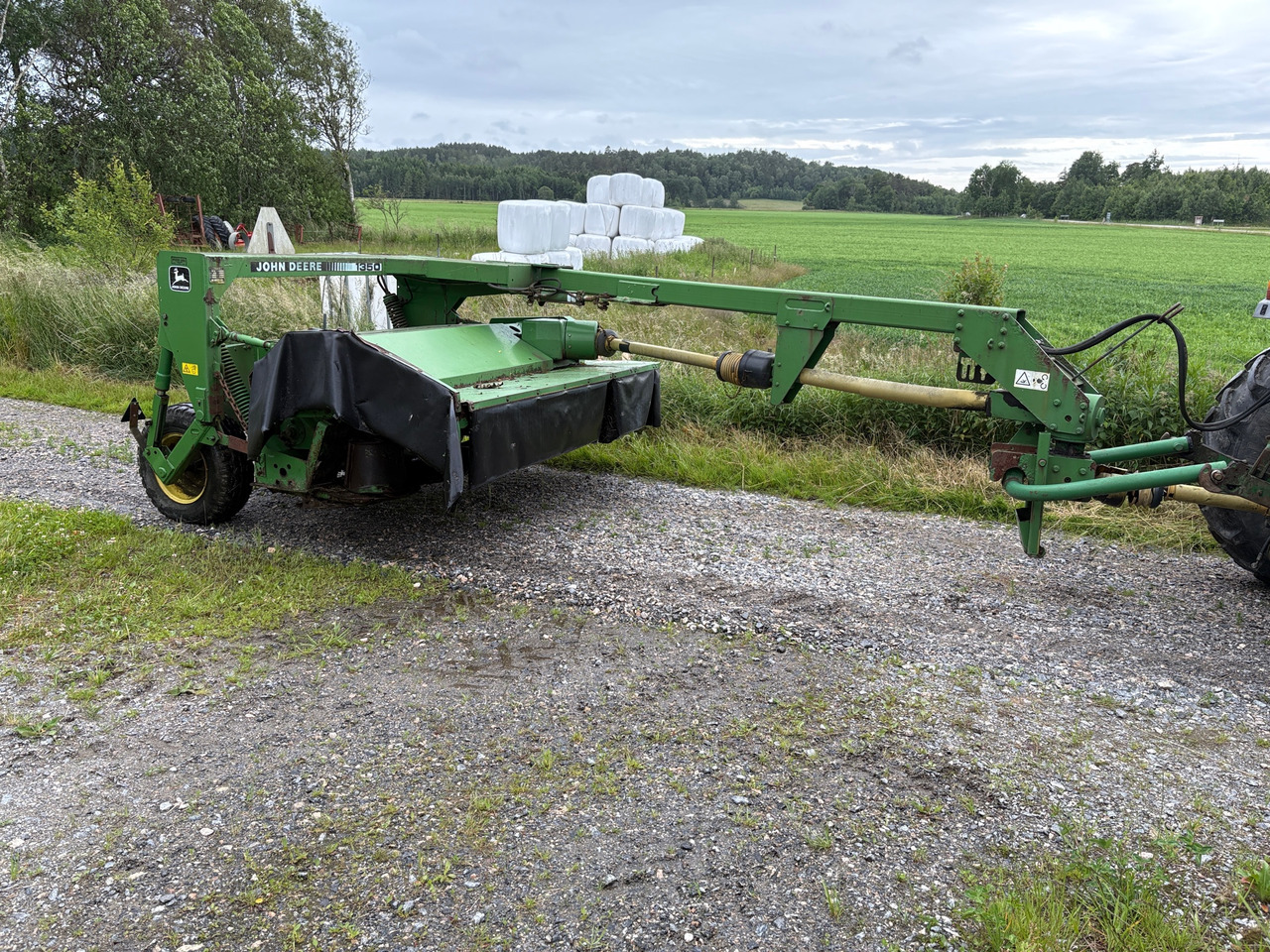 John Deere 1350 - Косилка-измельчитель/ Мульчер: фото 1 John Deere 1350 - Косилка-измельчитель/ Мульчер: фото 1