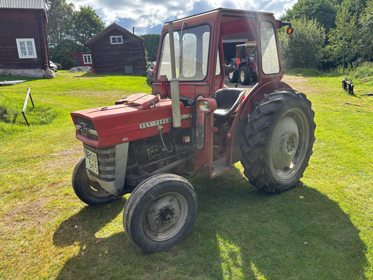 Massey Ferguson 135 - Трактор: фото 1 Massey Ferguson 135 - Трактор: фото 1