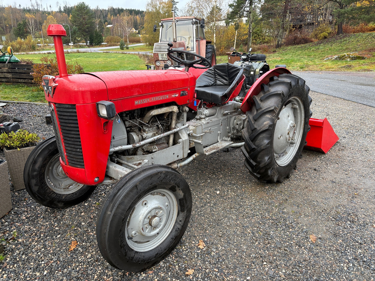 Massey Ferguson 35 - Трактор: фото 1 Massey Ferguson 35 - Трактор: фото 1