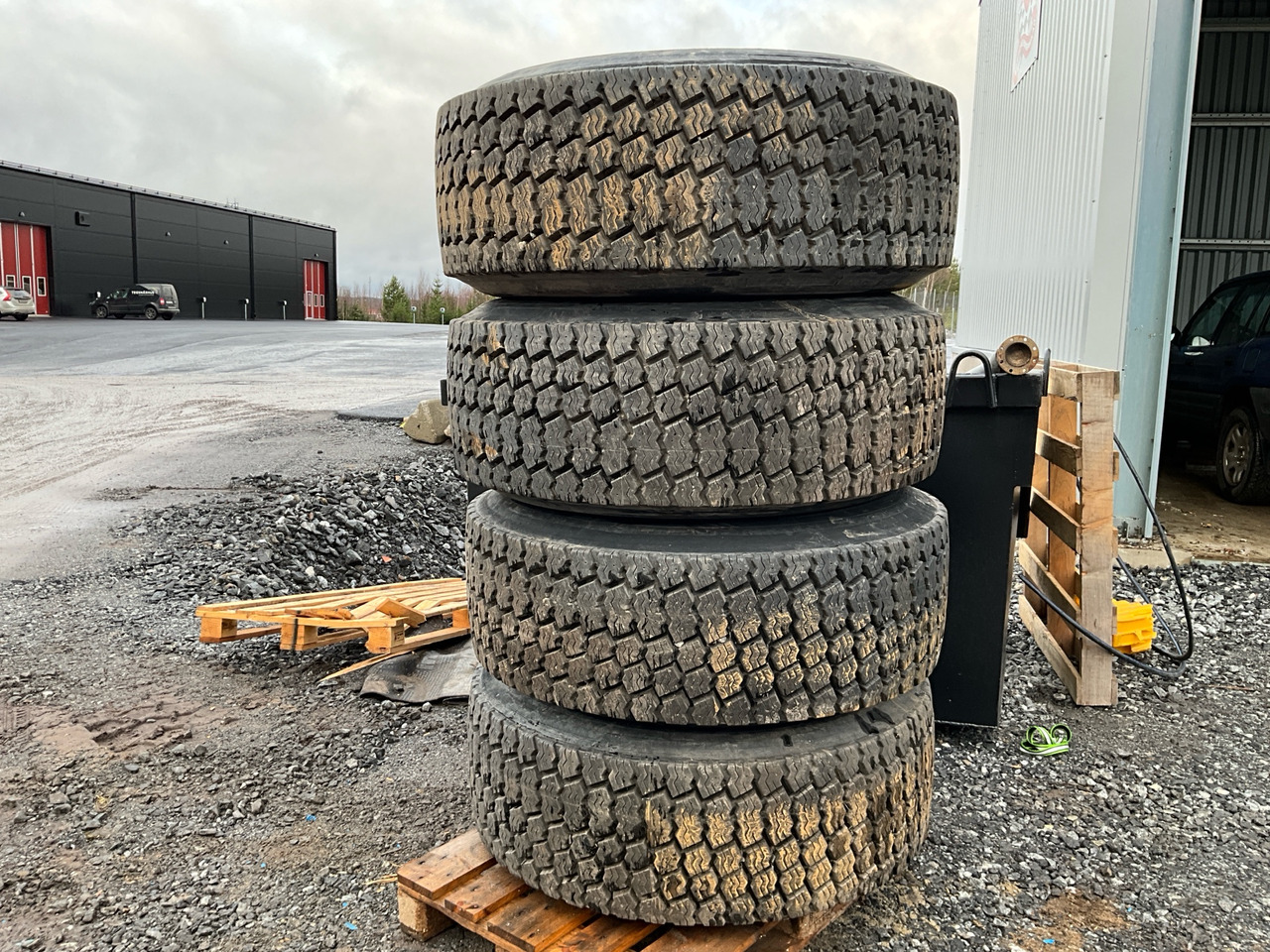 Michelin 445/65R22.5 - Шина для Строительной техники: фото 1 Michelin 445/65R22.5 - Шина для Строительной техники: фото 1