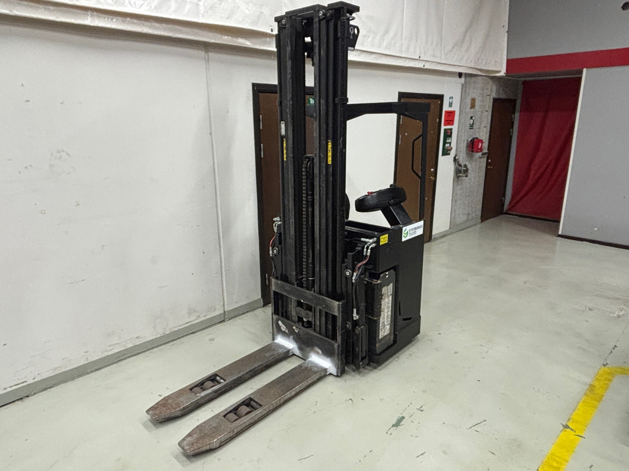 Mitsubishi SBS15NI - Погрузочно-разгрузочная техника: фото 1 Mitsubishi SBS15NI - Погрузочно-разгрузочная техника: фото 1