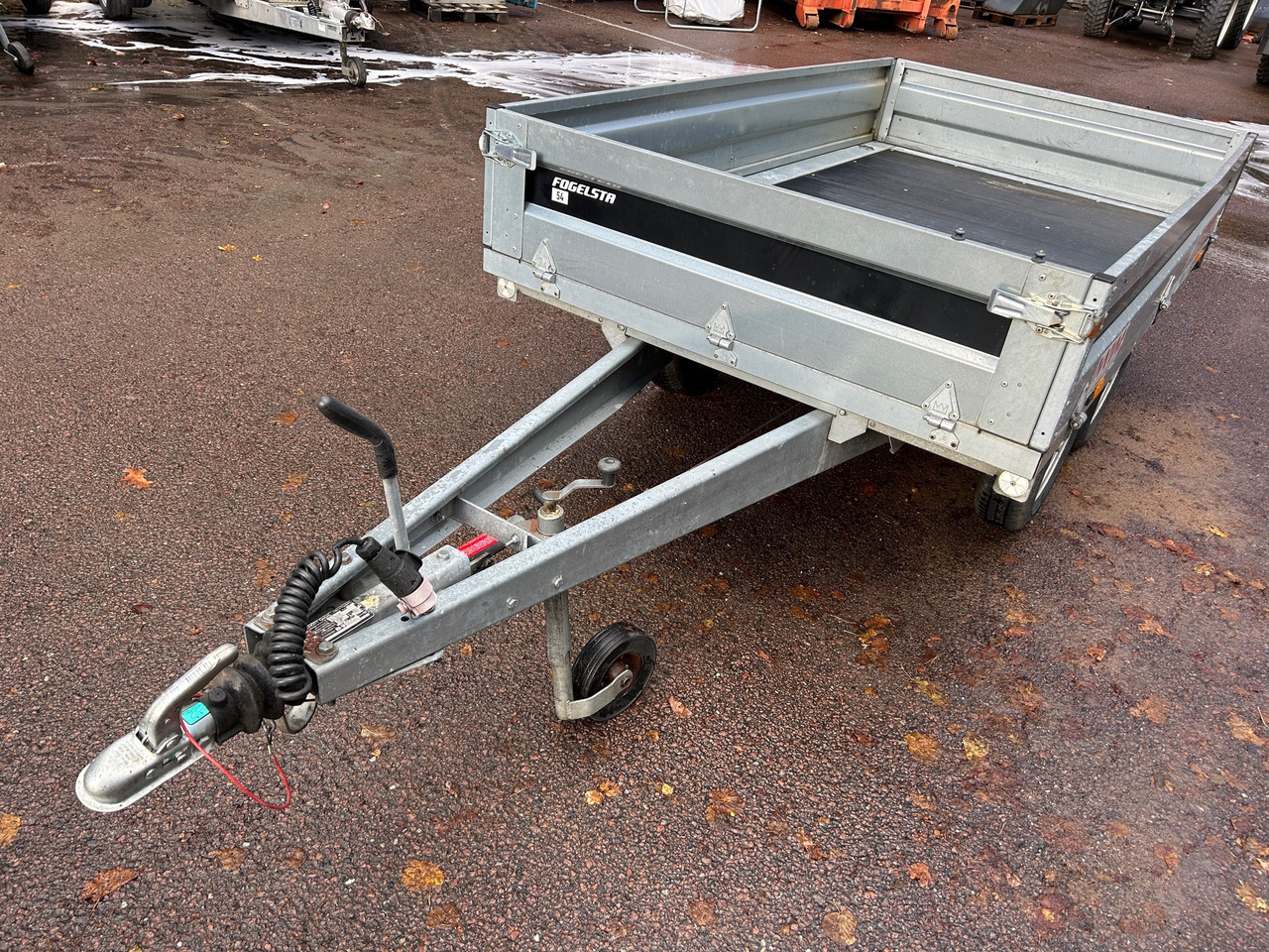 K-vagnen / Thule 4260 TB - Прицеп: фото 1 K-vagnen / Thule 4260 TB - Прицеп: фото 1